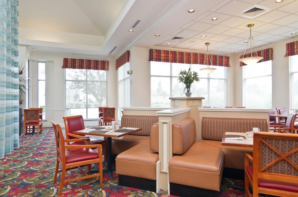 Hilton Garden Inn ווסטר מראה חיצוני תמונה