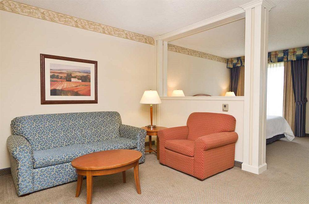 Hilton Garden Inn ווסטר מראה חיצוני תמונה