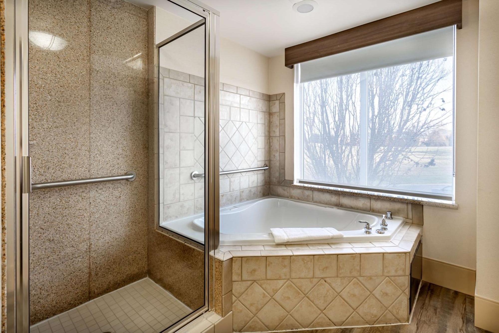 Hilton Garden Inn ווסטר מראה חיצוני תמונה